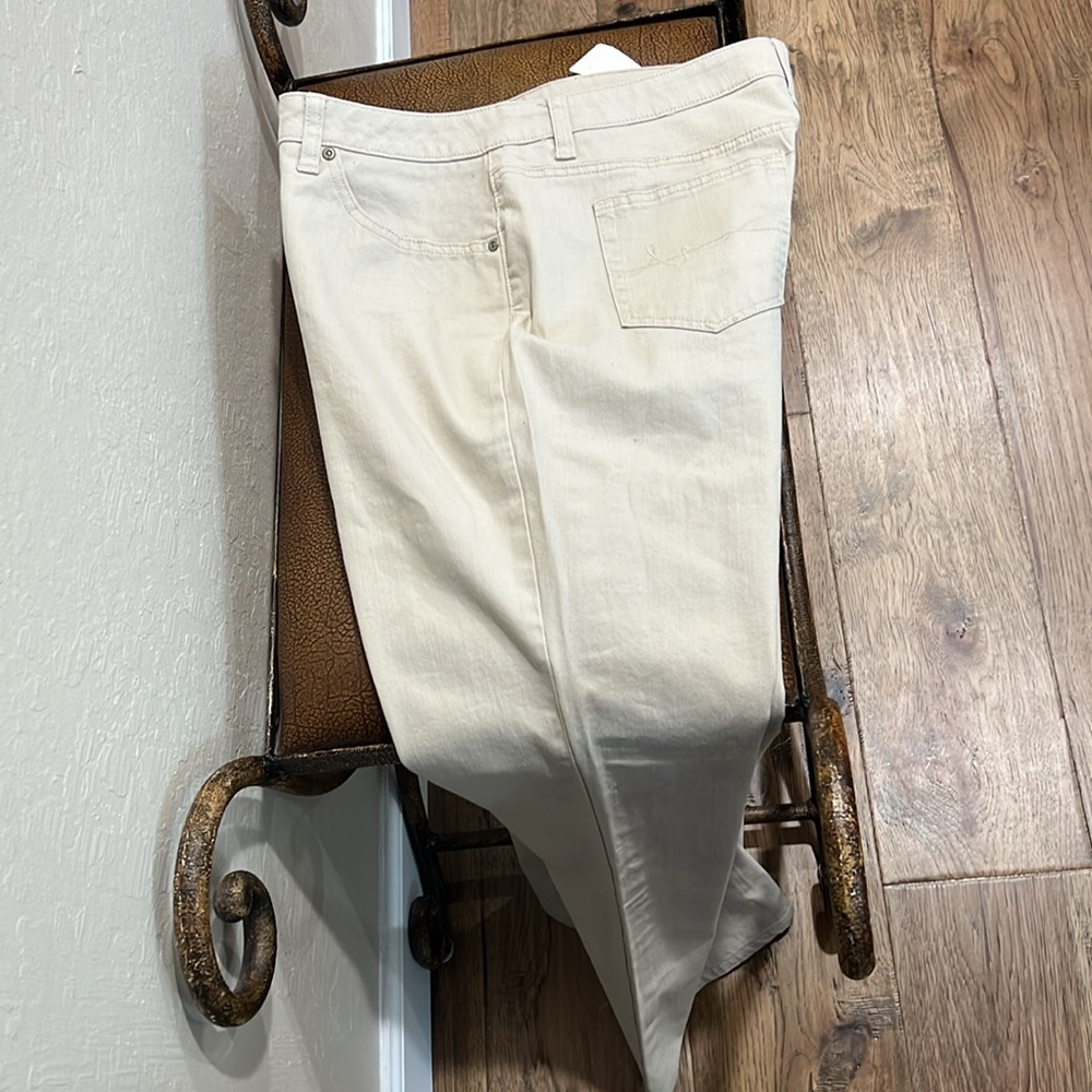 New St John’s Bay Secretly Slender Beige Bootcut Jeans slim through hip & thigh! - Picture 9 of 12
